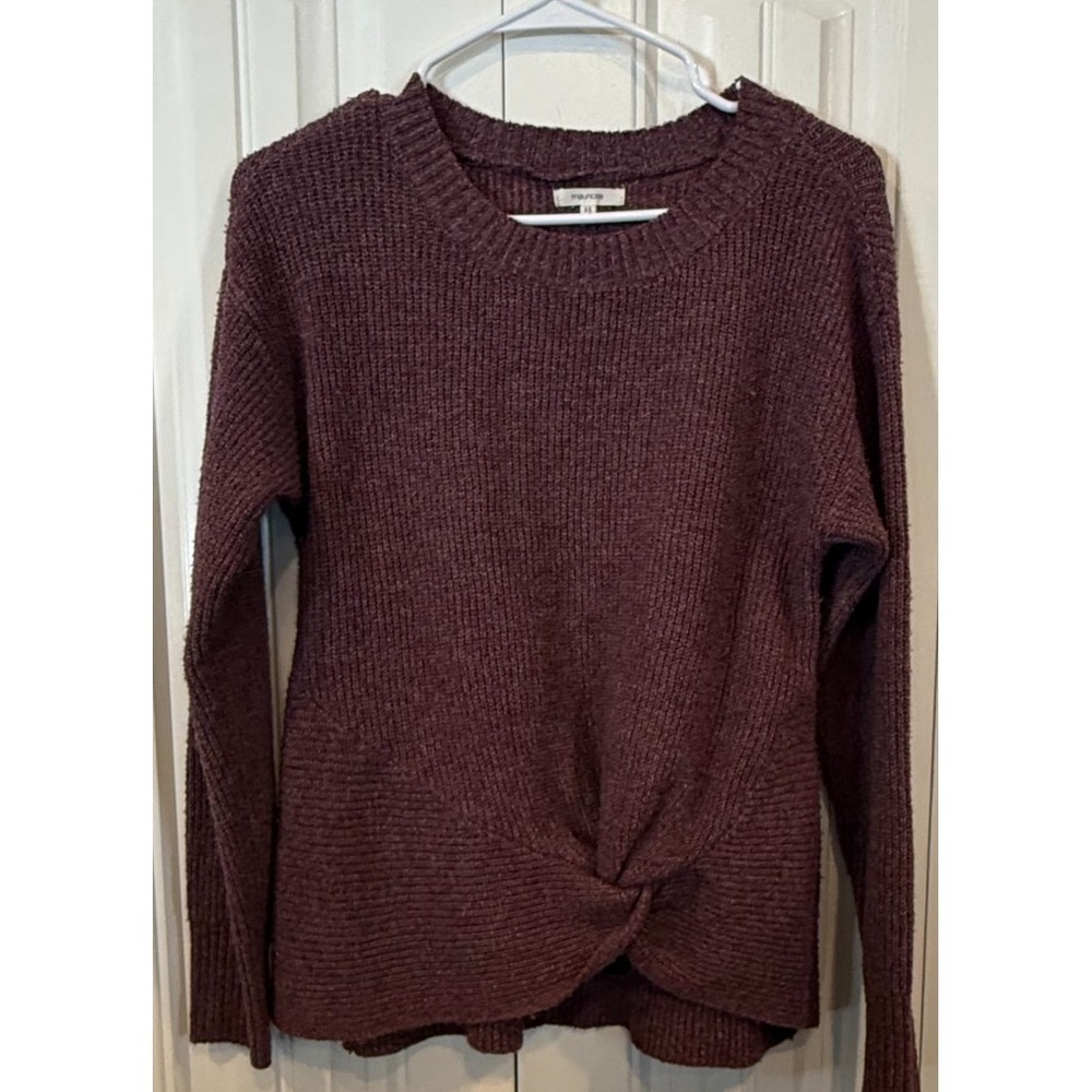 Title: Maurices Women's Medium Burgundy Maroon Knit Twist Front Sweater Long Sle